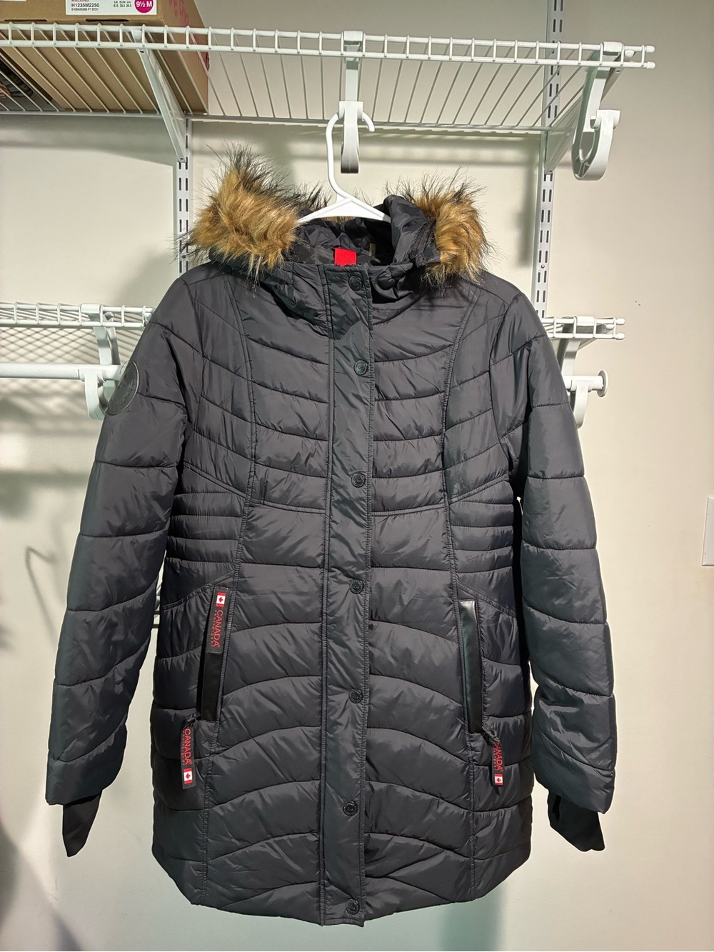 Women's Quilted Puffer Coat with Faux-Fur Trim Hood - Black